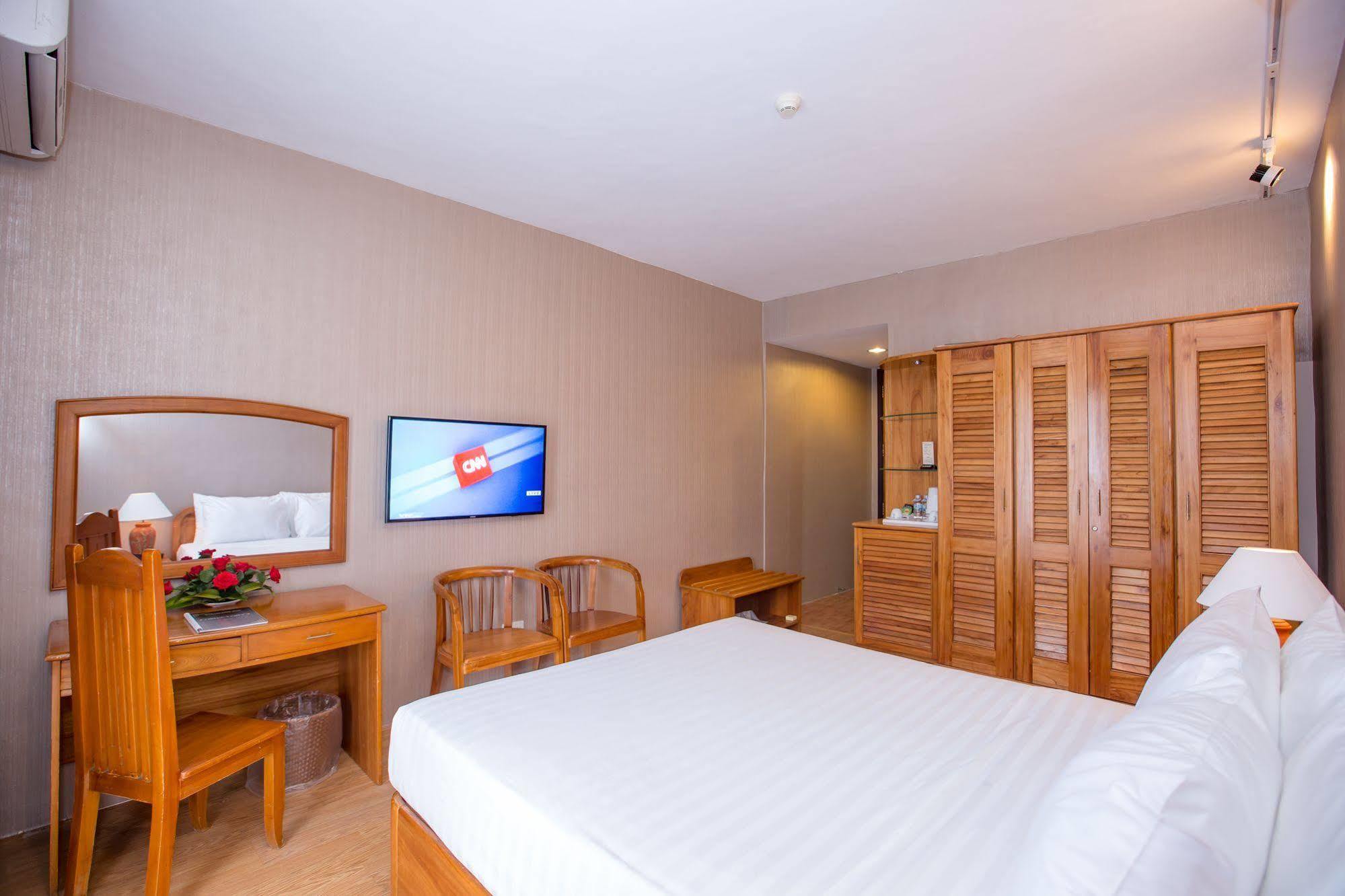Vien Dong Hotel Nha Trang Exterior photo
